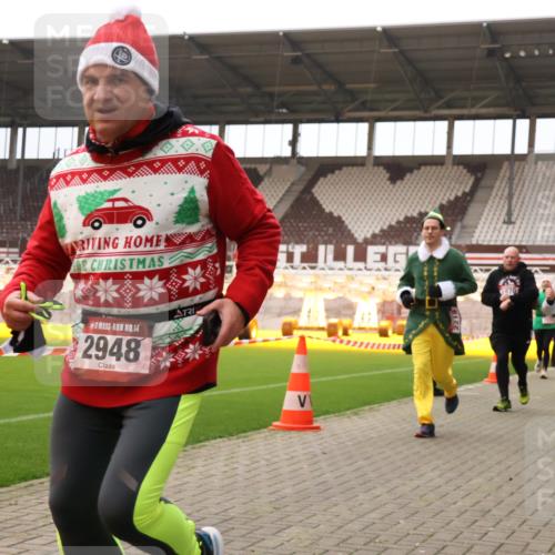 08.12.2024 - St. Pauli X-Mass-Run No. 14 Yannick Fuchs http://msf.ph/oto/7480795 08.12.2024 10:04:01 Ziel 624, 815, 1565, 1678, 1788, 1870, 2219, 2819, 2933, 2948, 2955, 3071, 3082, 3169, 3179, 3180 meine-sportfotos.de