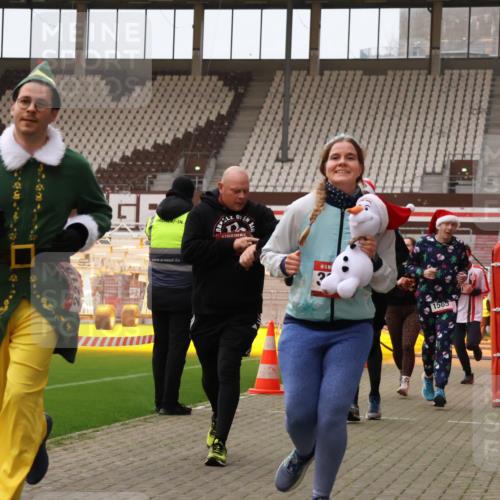 08.12.2024 - St. Pauli X-Mass-Run No. 14 Yannick Fuchs http://msf.ph/oto/7480800 08.12.2024 10:04:02 Ziel 624, 815, 1565, 1678, 1788, 1870, 2219, 2819, 2933, 2948, 2955, 3071, 3082, 3169, 3179, 3180 meine-sportfotos.de