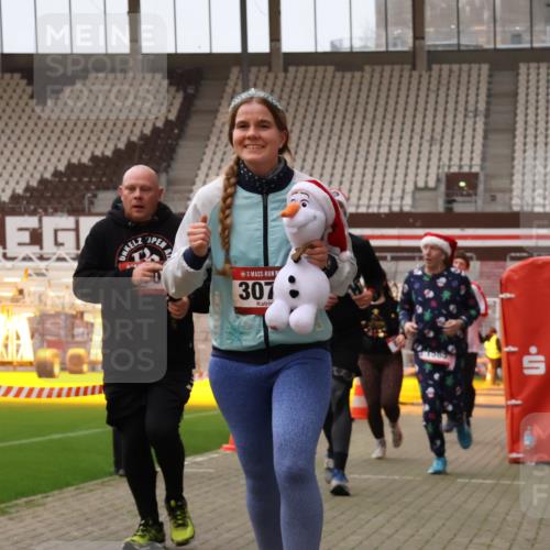 08.12.2024 - St. Pauli X-Mass-Run No. 14 Yannick Fuchs http://msf.ph/oto/7480803 08.12.2024 10:04:02 Ziel 624, 815, 1565, 1678, 1788, 1870, 2219, 2819, 2933, 2948, 2955, 3071, 3082, 3169, 3179, 3180 meine-sportfotos.de