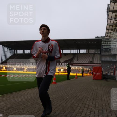 08.12.2024 - St. Pauli X-Mass-Run No. 14 Yannick Fuchs http://msf.ph/oto/7480899 08.12.2024 10:04:09 Ziel 815, 1421, 1565, 1788, 1870, 2219, 2604, 2819, 2933, 2948, 3071, 3169, 3180 meine-sportfotos.de