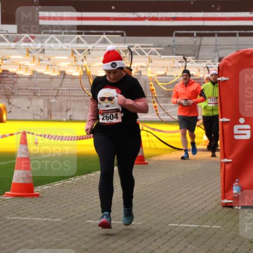 08.12.2024 - St. Pauli X-Mass-Run No. 14 Yannick Fuchs http://msf.ph/oto/7480904 08.12.2024 10:04:17 Ziel 31, 89, 791, 815, 1421, 1788, 1870, 2380, 2382, 2383, 2604, 2933, 3008 meine-sportfotos.de