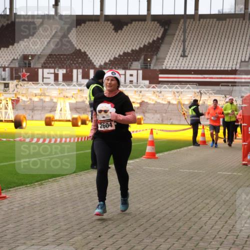 08.12.2024 - St. Pauli X-Mass-Run No. 14 Yannick Fuchs http://msf.ph/oto/7480929 08.12.2024 10:04:19 Ziel 31, 89, 299, 627, 634, 791, 815, 1421, 1870, 2380, 2382, 2383, 2604, 3008 meine-sportfotos.de