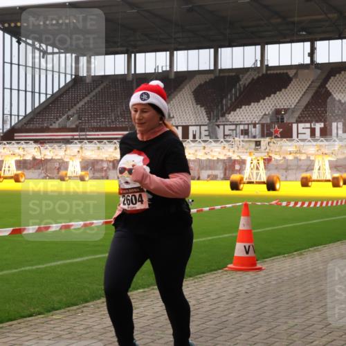 08.12.2024 - St. Pauli X-Mass-Run No. 14 Yannick Fuchs http://msf.ph/oto/7480944 08.12.2024 10:04:21 Ziel 31, 89, 299, 627, 634, 791, 1421, 2380, 2382, 2383, 2604, 3008 meine-sportfotos.de