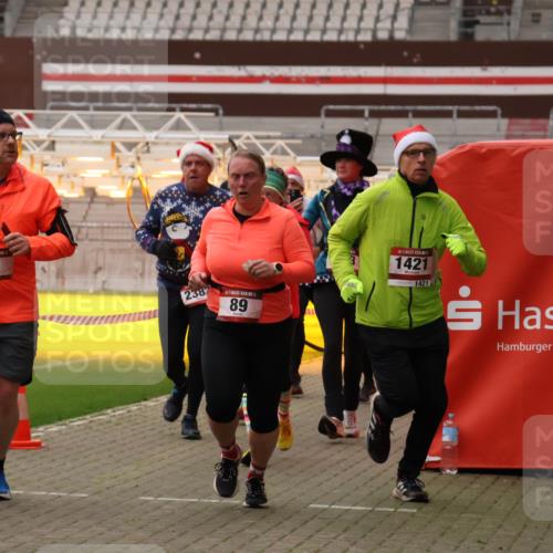 08.12.2024 - St. Pauli X-Mass-Run No. 14 Yannick Fuchs http://msf.ph/oto/7480956 08.12.2024 10:04:24 Ziel 31, 89, 299, 627, 634, 791, 1421, 2380, 2382, 2383, 2604, 3008 meine-sportfotos.de