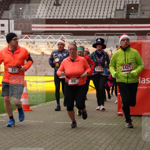 08.12.2024 - St. Pauli X-Mass-Run No. 14 Yannick Fuchs http://msf.ph/oto/7480962 08.12.2024 10:04:24 Ziel 31, 89, 299, 627, 634, 791, 1421, 2380, 2382, 2383, 2604, 3008 meine-sportfotos.de