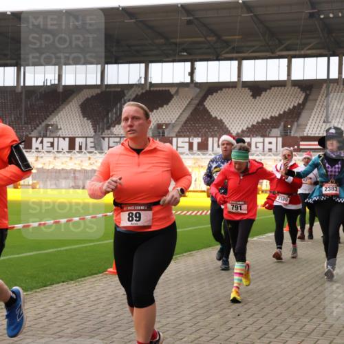 08.12.2024 - St. Pauli X-Mass-Run No. 14 Yannick Fuchs http://msf.ph/oto/7480996 08.12.2024 10:04:28 Ziel 31, 89, 299, 595, 627, 634, 748, 791, 1421, 2380, 2382, 2383, 2485, 2604, 2758, 3007, 3008 meine-sportfotos.de