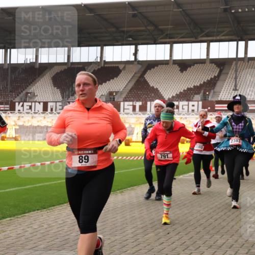 08.12.2024 - St. Pauli X-Mass-Run No. 14 Yannick Fuchs http://msf.ph/oto/7481000 08.12.2024 10:04:28 Ziel 31, 89, 299, 595, 627, 634, 748, 791, 1421, 2380, 2382, 2383, 2485, 2604, 2758, 3007, 3008 meine-sportfotos.de