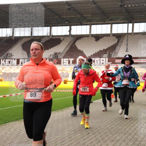 08.12.2024 - St. Pauli X-Mass-Run No. 14 Yannick Fuchs http://msf.ph/oto/7481003 08.12.2024 10:04:28 Ziel 31, 89, 299, 595, 627, 634, 748, 791, 1421, 2380, 2382, 2383, 2485, 2604, 2758, 3007, 3008 meine-sportfotos.de