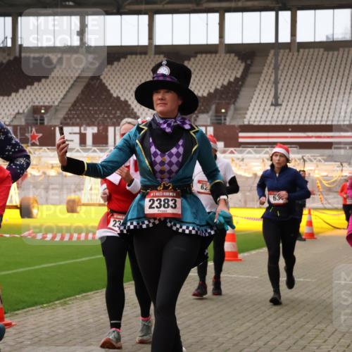 08.12.2024 - St. Pauli X-Mass-Run No. 14 Yannick Fuchs http://msf.ph/oto/7481017 08.12.2024 10:04:29 Ziel 31, 89, 172, 299, 595, 627, 634, 748, 791, 1421, 2380, 2382, 2383, 2485, 2604, 2758, 3007, 3008 meine-sportfotos.de