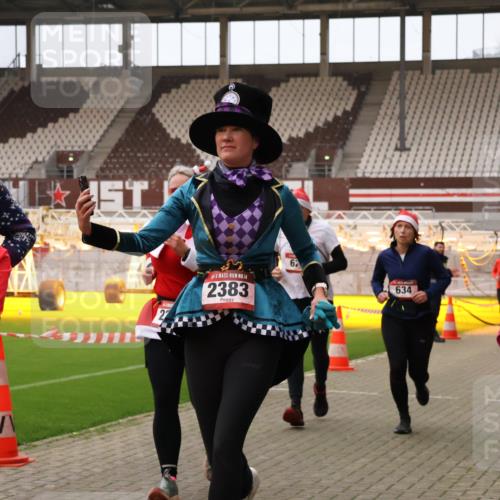 08.12.2024 - St. Pauli X-Mass-Run No. 14 Yannick Fuchs http://msf.ph/oto/7481020 08.12.2024 10:04:29 Ziel 31, 89, 172, 299, 595, 627, 634, 748, 791, 1421, 2380, 2382, 2383, 2485, 2604, 2758, 3007, 3008 meine-sportfotos.de