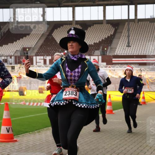 08.12.2024 - St. Pauli X-Mass-Run No. 14 Yannick Fuchs http://msf.ph/oto/7481023 08.12.2024 10:04:29 Ziel 31, 89, 172, 299, 595, 627, 634, 748, 791, 1421, 2380, 2382, 2383, 2485, 2604, 2758, 3007, 3008 meine-sportfotos.de