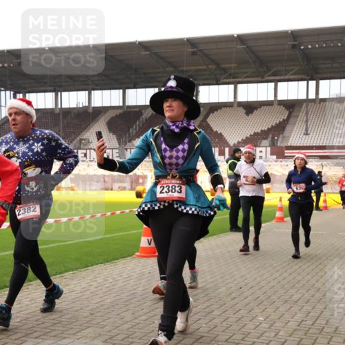 08.12.2024 - St. Pauli X-Mass-Run No. 14 Yannick Fuchs http://msf.ph/oto/7481039 08.12.2024 10:04:30 Ziel 31, 89, 172, 299, 595, 627, 634, 748, 791, 1421, 2380, 2382, 2383, 2485, 2758, 3007, 3008 meine-sportfotos.de