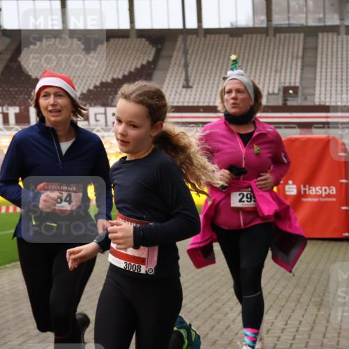08.12.2024 - St. Pauli X-Mass-Run No. 14 Yannick Fuchs http://msf.ph/oto/7481073 08.12.2024 10:04:32 Ziel 31, 76, 89, 172, 299, 595, 627, 634, 748, 791, 1421, 2380, 2382, 2383, 2485, 2758, 3007, 3008 meine-sportfotos.de