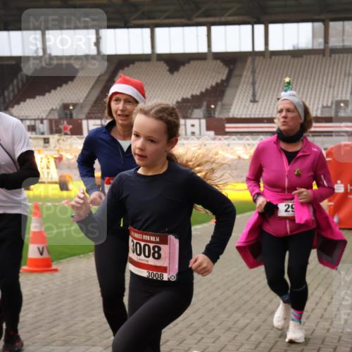 08.12.2024 - St. Pauli X-Mass-Run No. 14 Yannick Fuchs http://msf.ph/oto/7481081 08.12.2024 10:04:32 Ziel 31, 76, 89, 172, 299, 595, 627, 634, 748, 791, 1421, 2380, 2382, 2383, 2485, 2758, 3007, 3008 meine-sportfotos.de