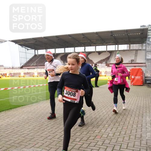 08.12.2024 - St. Pauli X-Mass-Run No. 14 Yannick Fuchs http://msf.ph/oto/7481092 08.12.2024 10:04:32 Ziel 31, 76, 89, 172, 299, 595, 627, 634, 748, 791, 1421, 2380, 2382, 2383, 2485, 2758, 3007, 3008 meine-sportfotos.de