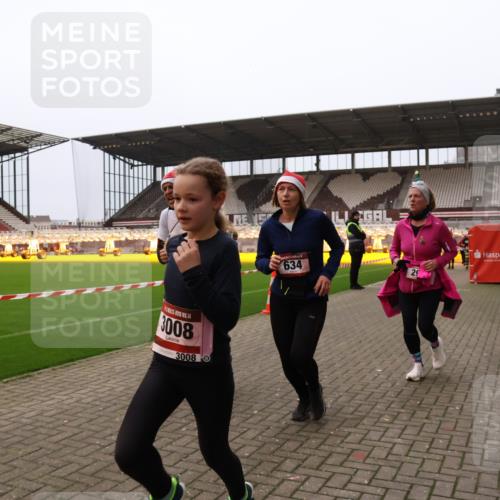 08.12.2024 - St. Pauli X-Mass-Run No. 14 Yannick Fuchs http://msf.ph/oto/7481098 08.12.2024 10:04:32 Ziel 31, 76, 89, 172, 299, 595, 627, 634, 748, 791, 1421, 2380, 2382, 2383, 2485, 2758, 3007, 3008 meine-sportfotos.de