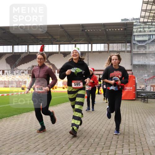 08.12.2024 - St. Pauli X-Mass-Run No. 14 Yannick Fuchs http://msf.ph/oto/7481193 08.12.2024 10:04:41 Ziel 76, 172, 299, 595, 627, 634, 748, 2380, 2485, 2758, 2937, 3007 meine-sportfotos.de