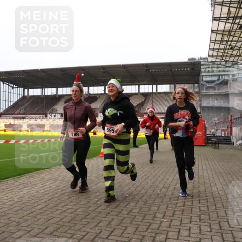 08.12.2024 - St. Pauli X-Mass-Run No. 14 Yannick Fuchs http://msf.ph/oto/7481212 08.12.2024 10:04:41 Ziel 76, 172, 299, 595, 627, 634, 748, 2380, 2485, 2758, 2937, 3007 meine-sportfotos.de
