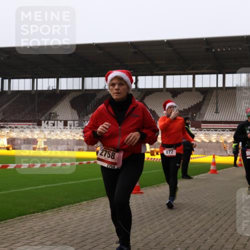 08.12.2024 - St. Pauli X-Mass-Run No. 14 Yannick Fuchs http://msf.ph/oto/7481231 08.12.2024 10:04:43 Ziel 76, 172, 299, 595, 627, 634, 748, 2043, 2485, 2758, 2937, 3007 meine-sportfotos.de