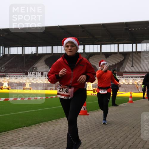 08.12.2024 - St. Pauli X-Mass-Run No. 14 Yannick Fuchs http://msf.ph/oto/7481233 08.12.2024 10:04:43 Ziel 76, 172, 299, 595, 627, 634, 748, 2043, 2485, 2758, 2937, 3007 meine-sportfotos.de