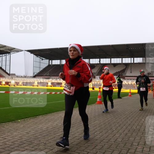 08.12.2024 - St. Pauli X-Mass-Run No. 14 Yannick Fuchs http://msf.ph/oto/7481249 08.12.2024 10:04:43 Ziel 76, 172, 299, 595, 627, 634, 748, 2043, 2485, 2758, 2937, 3007 meine-sportfotos.de