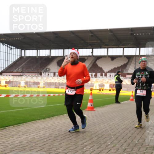 08.12.2024 - St. Pauli X-Mass-Run No. 14 Yannick Fuchs http://msf.ph/oto/7481264 08.12.2024 10:04:44 Ziel 76, 172, 595, 748, 1189, 2043, 2485, 2758, 2937, 3007 meine-sportfotos.de