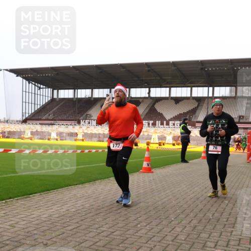 08.12.2024 - St. Pauli X-Mass-Run No. 14 Yannick Fuchs http://msf.ph/oto/7481267 08.12.2024 10:04:44 Ziel 76, 172, 595, 748, 1189, 2043, 2485, 2758, 2937, 3007 meine-sportfotos.de