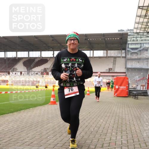 08.12.2024 - St. Pauli X-Mass-Run No. 14 Yannick Fuchs http://msf.ph/oto/7481294 08.12.2024 10:04:45 Ziel 76, 172, 595, 748, 1189, 1355, 2042, 2043, 2485, 2758, 2937, 3007 meine-sportfotos.de