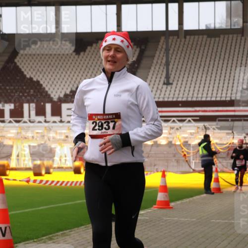 08.12.2024 - St. Pauli X-Mass-Run No. 14 Yannick Fuchs http://msf.ph/oto/7481302 08.12.2024 10:04:48 Ziel 76, 172, 595, 748, 1189, 1355, 2042, 2043, 2485, 2758, 2937, 3007 meine-sportfotos.de