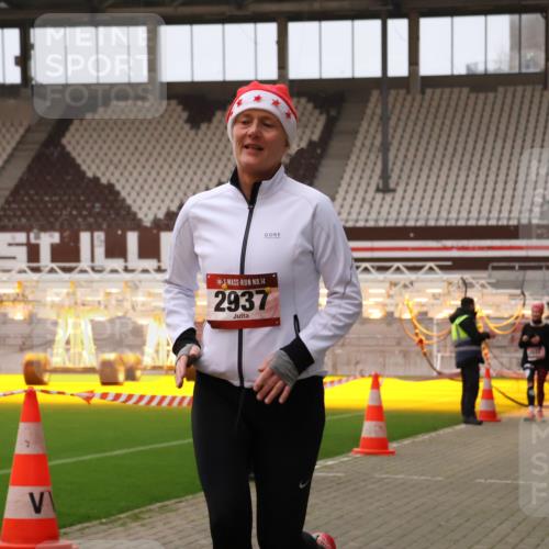 08.12.2024 - St. Pauli X-Mass-Run No. 14 Yannick Fuchs http://msf.ph/oto/7481305 08.12.2024 10:04:48 Ziel 76, 172, 595, 748, 1189, 1355, 2042, 2043, 2485, 2758, 2937, 3007 meine-sportfotos.de