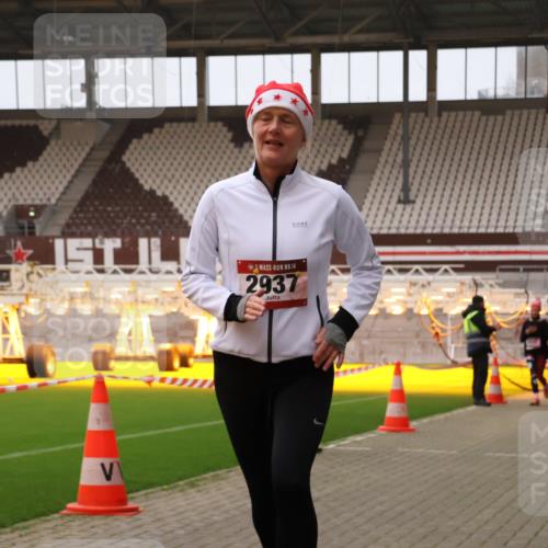08.12.2024 - St. Pauli X-Mass-Run No. 14 Yannick Fuchs http://msf.ph/oto/7481310 08.12.2024 10:04:48 Ziel 76, 172, 595, 748, 1189, 1355, 2042, 2043, 2485, 2758, 2937, 3007 meine-sportfotos.de