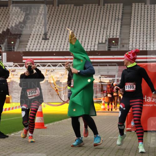 08.12.2024 - St. Pauli X-Mass-Run No. 14 Yannick Fuchs http://msf.ph/oto/7481364 08.12.2024 10:04:54 Ziel 76, 172, 1189, 1355, 2042, 2043, 2937 meine-sportfotos.de
