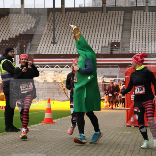 08.12.2024 - St. Pauli X-Mass-Run No. 14 Yannick Fuchs http://msf.ph/oto/7481367 08.12.2024 10:04:55 Ziel 76, 1021, 1067, 1189, 1355, 2042, 2043, 2937 meine-sportfotos.de
