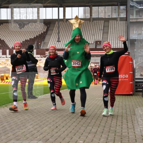 08.12.2024 - St. Pauli X-Mass-Run No. 14 Yannick Fuchs http://msf.ph/oto/7481382 08.12.2024 10:04:56 Ziel 76, 1021, 1067, 1189, 1355, 2013, 2042, 2043, 2937 meine-sportfotos.de