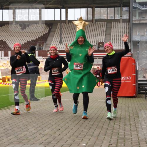 08.12.2024 - St. Pauli X-Mass-Run No. 14 Yannick Fuchs http://msf.ph/oto/7481386 08.12.2024 10:04:56 Ziel 76, 1021, 1067, 1189, 1355, 2013, 2042, 2043, 2937 meine-sportfotos.de