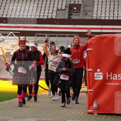 08.12.2024 - St. Pauli X-Mass-Run No. 14 Yannick Fuchs http://msf.ph/oto/7481505 08.12.2024 10:05:02 Ziel 24, 1021, 1067, 1189, 1355, 2013, 2015, 2042, 2043, 2836, 3077, 3313, 3317, 3318 meine-sportfotos.de