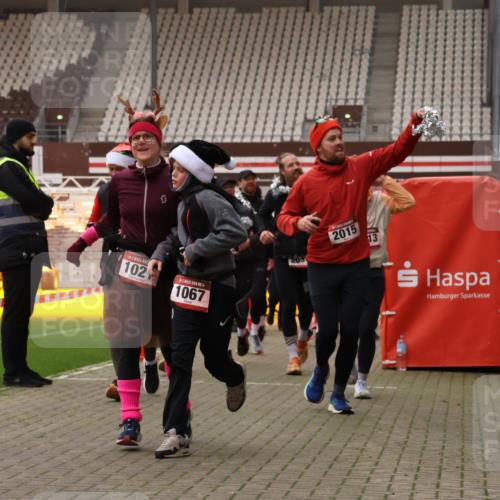 08.12.2024 - St. Pauli X-Mass-Run No. 14 Yannick Fuchs http://msf.ph/oto/7481555 08.12.2024 10:05:07 Ziel 24, 273, 312, 1021, 1067, 1189, 1355, 1959, 2013, 2015, 2042, 2043, 2165, 2836, 3077, 3310, 3311, 3312, 3313, 3314, 3315, 3316, 3317, 3318 meine-sportfotos.de