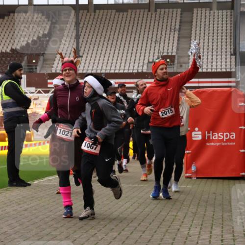 08.12.2024 - St. Pauli X-Mass-Run No. 14 Yannick Fuchs http://msf.ph/oto/7481558 08.12.2024 10:05:07 Ziel 24, 273, 312, 1021, 1067, 1189, 1355, 1959, 2013, 2015, 2042, 2043, 2165, 2836, 3077, 3310, 3311, 3312, 3313, 3314, 3315, 3316, 3317, 3318 meine-sportfotos.de