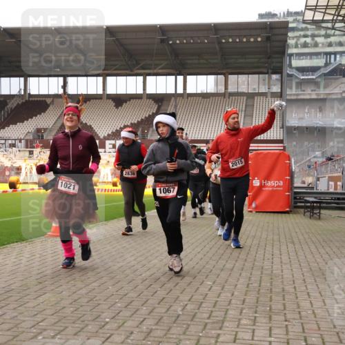 08.12.2024 - St. Pauli X-Mass-Run No. 14 Yannick Fuchs http://msf.ph/oto/7481592 08.12.2024 10:05:09 Ziel 24, 273, 312, 1021, 1067, 1189, 1355, 1959, 2013, 2015, 2042, 2165, 2836, 3077, 3310, 3311, 3312, 3313, 3314, 3315, 3316, 3317, 3318 meine-sportfotos.de