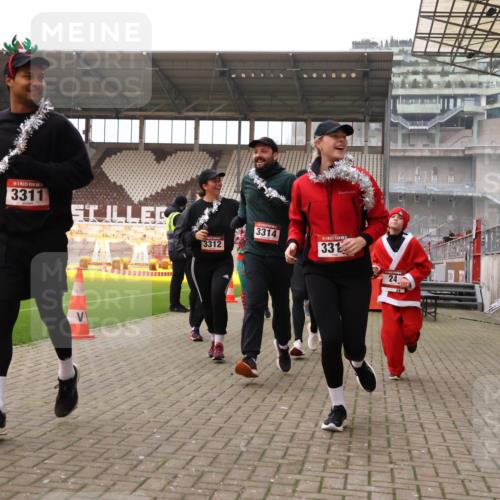 08.12.2024 - St. Pauli X-Mass-Run No. 14 Yannick Fuchs http://msf.ph/oto/7481699 08.12.2024 10:05:15 Ziel 24, 273, 312, 1021, 1067, 1959, 2013, 2015, 2031, 2165, 2836, 2889, 2890, 2903, 2904, 3077, 3310, 3311, 3312, 3313, 3314, 3315, 3316, 3317, 3318 meine-sportfotos.de
