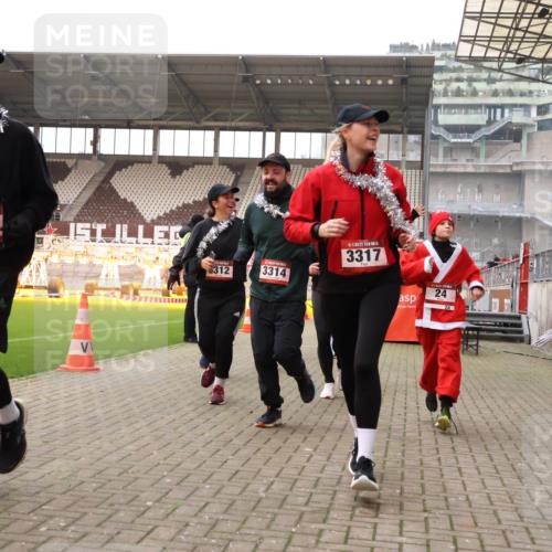 08.12.2024 - St. Pauli X-Mass-Run No. 14 Yannick Fuchs http://msf.ph/oto/7481707 08.12.2024 10:05:15 Ziel 24, 273, 312, 1021, 1067, 1959, 2013, 2015, 2031, 2165, 2836, 2889, 2890, 2903, 2904, 3077, 3310, 3311, 3312, 3313, 3314, 3315, 3316, 3317, 3318 meine-sportfotos.de