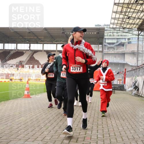 08.12.2024 - St. Pauli X-Mass-Run No. 14 Yannick Fuchs http://msf.ph/oto/7481714 08.12.2024 10:05:15 Ziel 24, 273, 312, 1021, 1067, 1959, 2013, 2015, 2031, 2165, 2836, 2889, 2890, 2903, 2904, 3077, 3310, 3311, 3312, 3313, 3314, 3315, 3316, 3317, 3318 meine-sportfotos.de