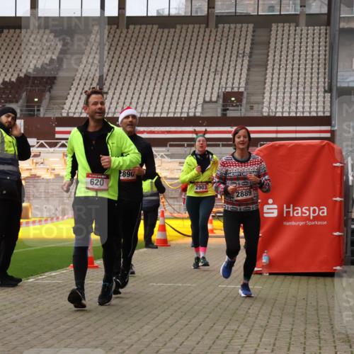 08.12.2024 - St. Pauli X-Mass-Run No. 14 Yannick Fuchs http://msf.ph/oto/7481838 08.12.2024 10:05:24 Ziel 24, 126, 273, 312, 620, 949, 1959, 2031, 2146, 2165, 2889, 2890, 2903, 2904, 3077, 3310, 3311, 3312, 3313, 3314, 3315, 3316, 3317, 3318, 3339 meine-sportfotos.de