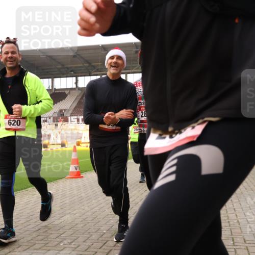 08.12.2024 - St. Pauli X-Mass-Run No. 14 Yannick Fuchs http://msf.ph/oto/7481874 08.12.2024 10:05:27 Ziel 126, 273, 312, 620, 949, 1959, 2031, 2056, 2080, 2146, 2165, 2889, 2890, 2903, 2904, 3310, 3311, 3312, 3314, 3315, 3316, 3317, 3339 meine-sportfotos.de