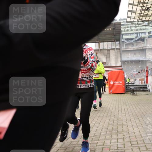 08.12.2024 - St. Pauli X-Mass-Run No. 14 Yannick Fuchs http://msf.ph/oto/7481883 08.12.2024 10:05:28 Ziel 126, 273, 312, 620, 949, 1959, 2031, 2056, 2080, 2146, 2165, 2866, 2889, 2890, 2903, 2904, 3310, 3311, 3312, 3314, 3315, 3316, 3339 meine-sportfotos.de