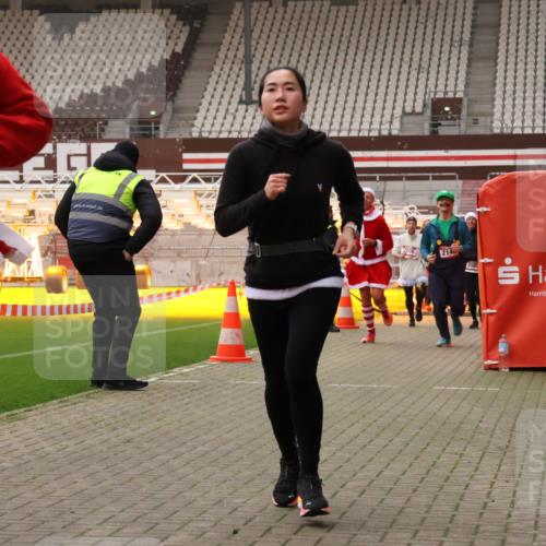 08.12.2024 - St. Pauli X-Mass-Run No. 14 Yannick Fuchs http://msf.ph/oto/7481926 08.12.2024 10:05:31 Ziel 126, 273, 312, 620, 949, 1957, 1959, 2031, 2056, 2080, 2146, 2866, 2889, 2890, 2903, 2904, 3316, 3339 meine-sportfotos.de