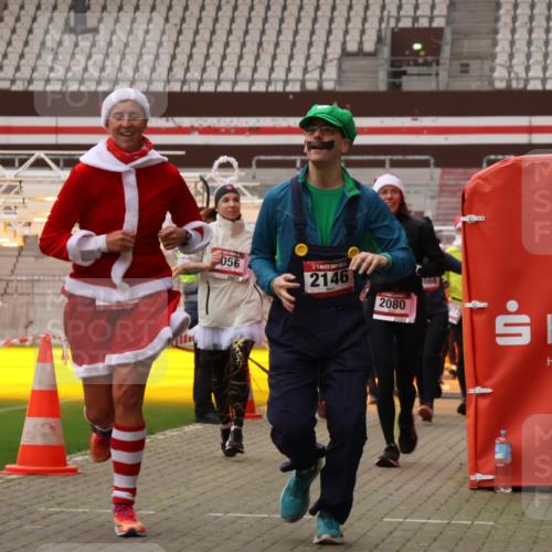 08.12.2024 - St. Pauli X-Mass-Run No. 14 Yannick Fuchs http://msf.ph/oto/7481946 08.12.2024 10:05:34 Ziel 126, 620, 949, 1957, 2031, 2056, 2080, 2146, 2864, 2866, 2889, 2890, 2903, 2904, 3339 meine-sportfotos.de