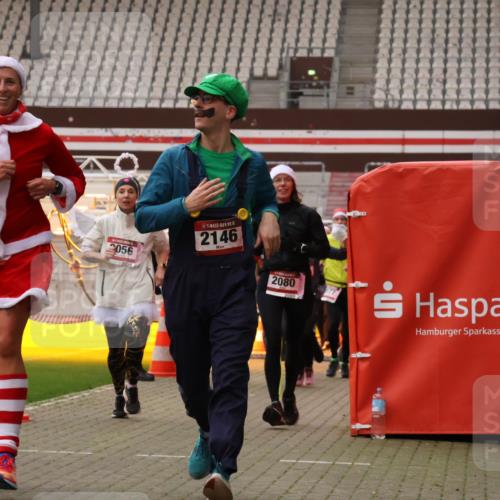 08.12.2024 - St. Pauli X-Mass-Run No. 14 Yannick Fuchs http://msf.ph/oto/7481956 08.12.2024 10:05:35 Ziel 126, 620, 949, 1178, 1957, 2031, 2056, 2080, 2146, 2864, 2866, 2889, 2890, 2903, 2904, 3339 meine-sportfotos.de
