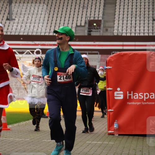 08.12.2024 - St. Pauli X-Mass-Run No. 14 Yannick Fuchs http://msf.ph/oto/7481967 08.12.2024 10:05:35 Ziel 126, 620, 949, 1178, 1957, 2031, 2056, 2080, 2146, 2864, 2866, 2889, 2890, 2903, 2904, 3339 meine-sportfotos.de