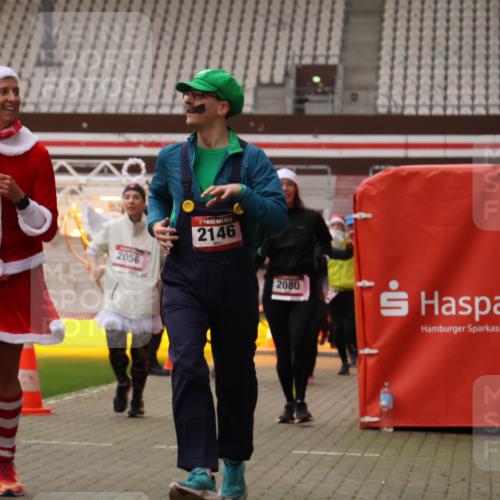 08.12.2024 - St. Pauli X-Mass-Run No. 14 Yannick Fuchs http://msf.ph/oto/7481970 08.12.2024 10:05:35 Ziel 126, 620, 949, 1178, 1957, 2031, 2056, 2080, 2146, 2864, 2866, 2889, 2890, 2903, 2904, 3339 meine-sportfotos.de